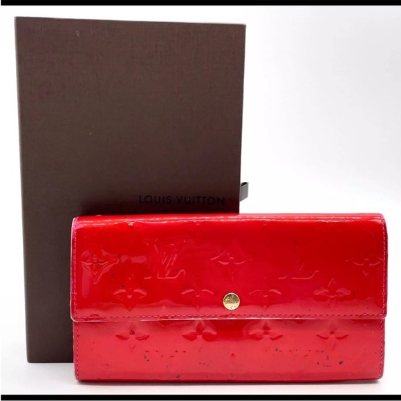 Louis Vuitton vernis red long wallet on a chain golden hardware - Picture 6 of 6